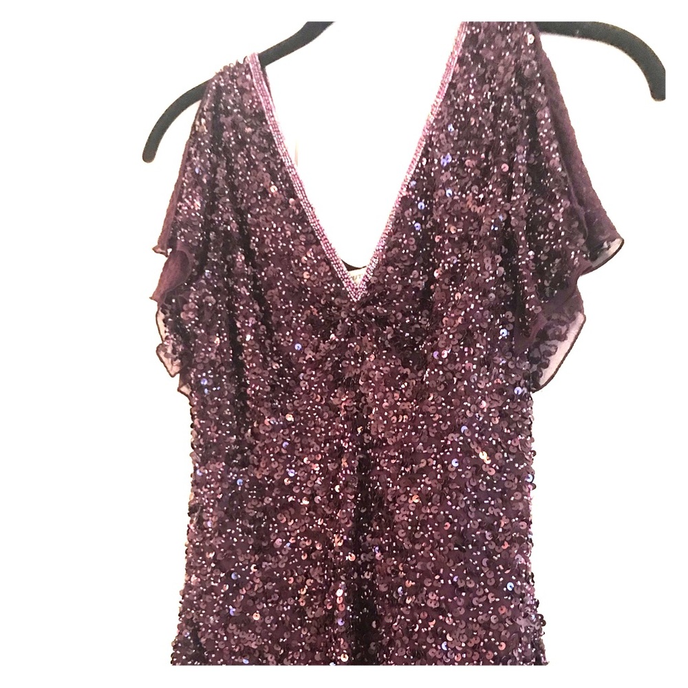 Wine color sequence top with slit sleeves!